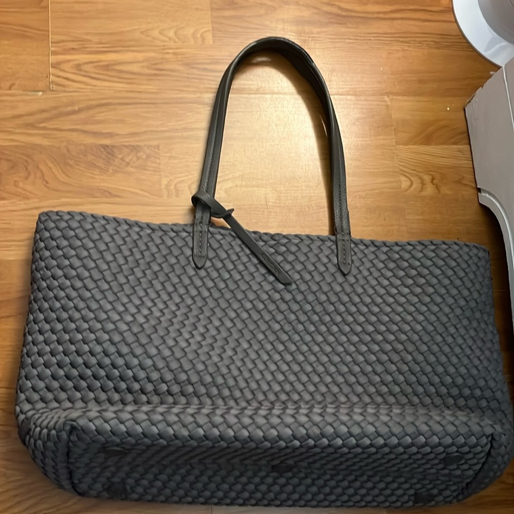 Neghedi jet setter tote